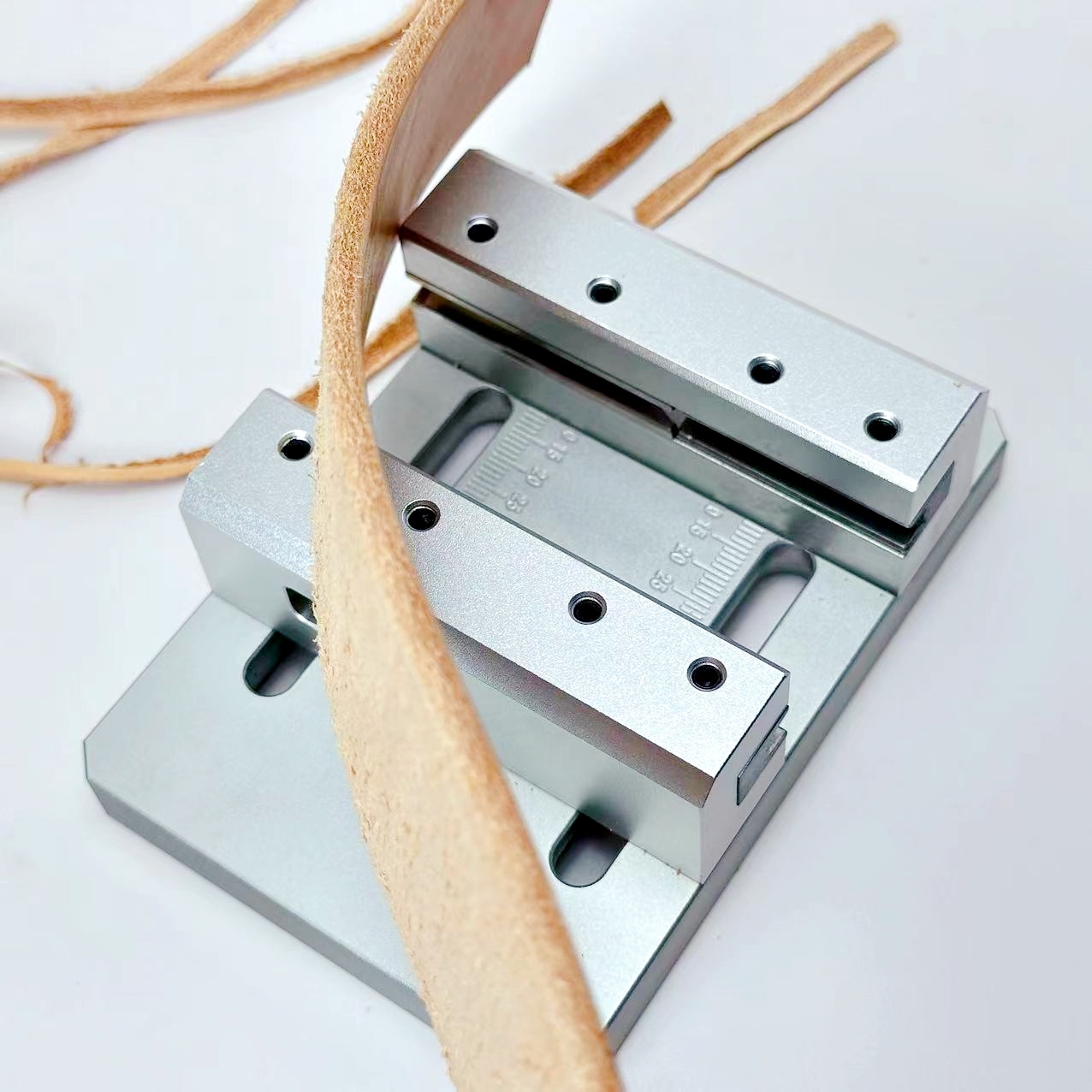 Leatherwork Machine - Macchina per rifilare i bordi delle